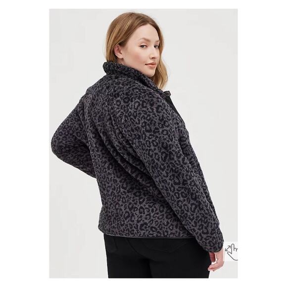 Torrid Gray Leopard Print Sherpa Fleece Zip Front Jacket Sz.1 NWT - Picture 5 of 10